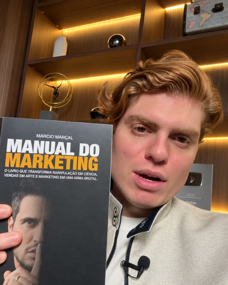 Manual do Marketing na mão de leitor